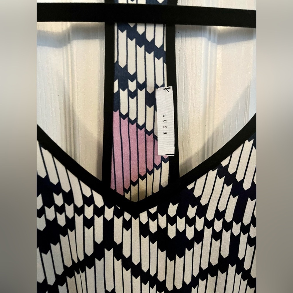 Lush Nordstrom Geometric print mini dress pink, white, navy Small EUC - Picture 7 of 14